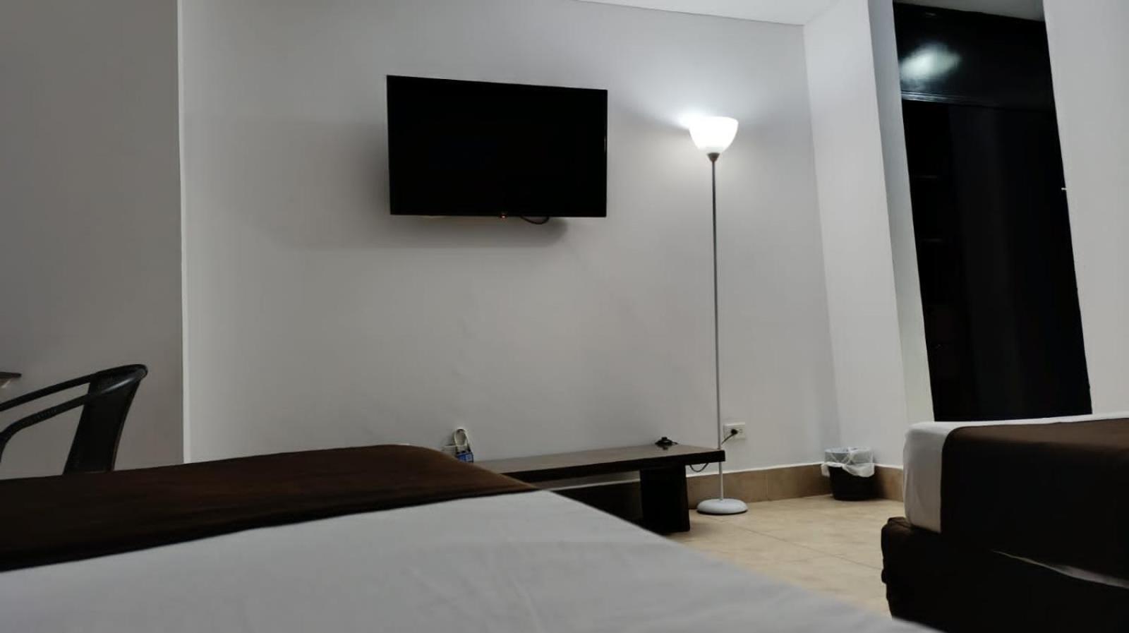 Hotel Ariston กาลี ภายนอก รูปภาพ